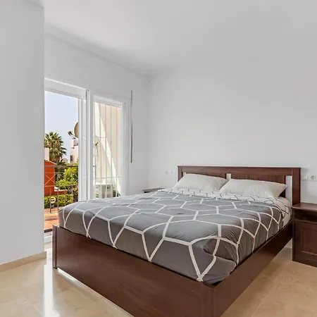 Modern With Pool In Spain דירה